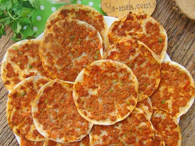 Ev Yapımı Fındık Lahmacun