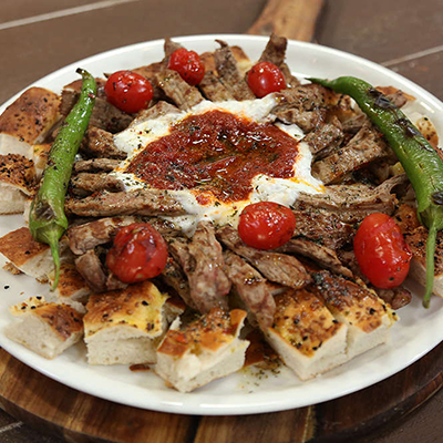 Kırmızı Etli Kebap (Az pideli,az tereyağlı)