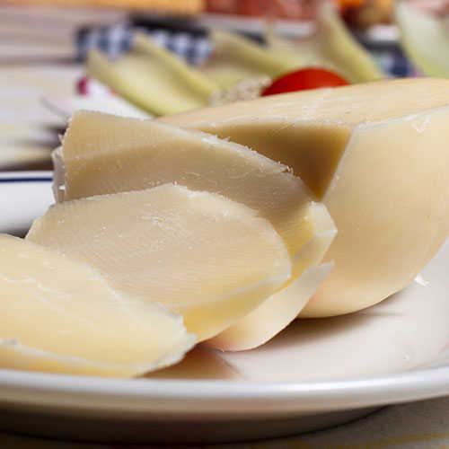 Provolone Peyniri