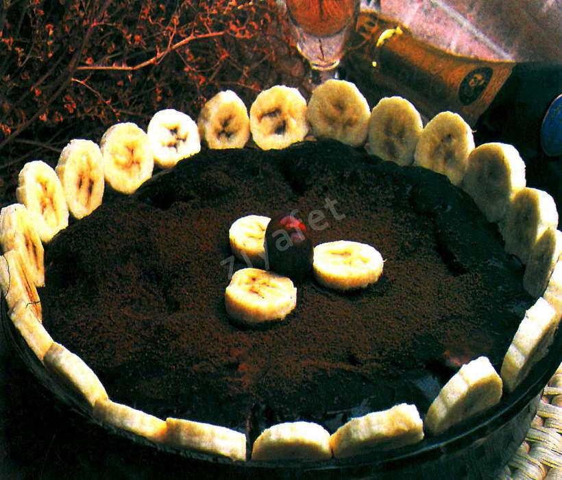 Çikolata Soslu Beze Pastası