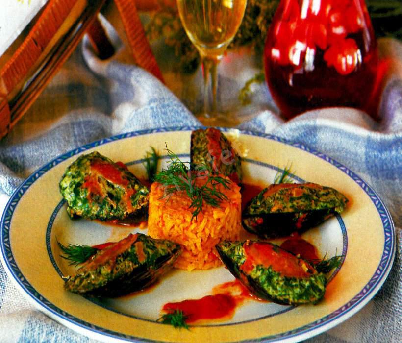 Domates Soslu Ispanaklı Midye 