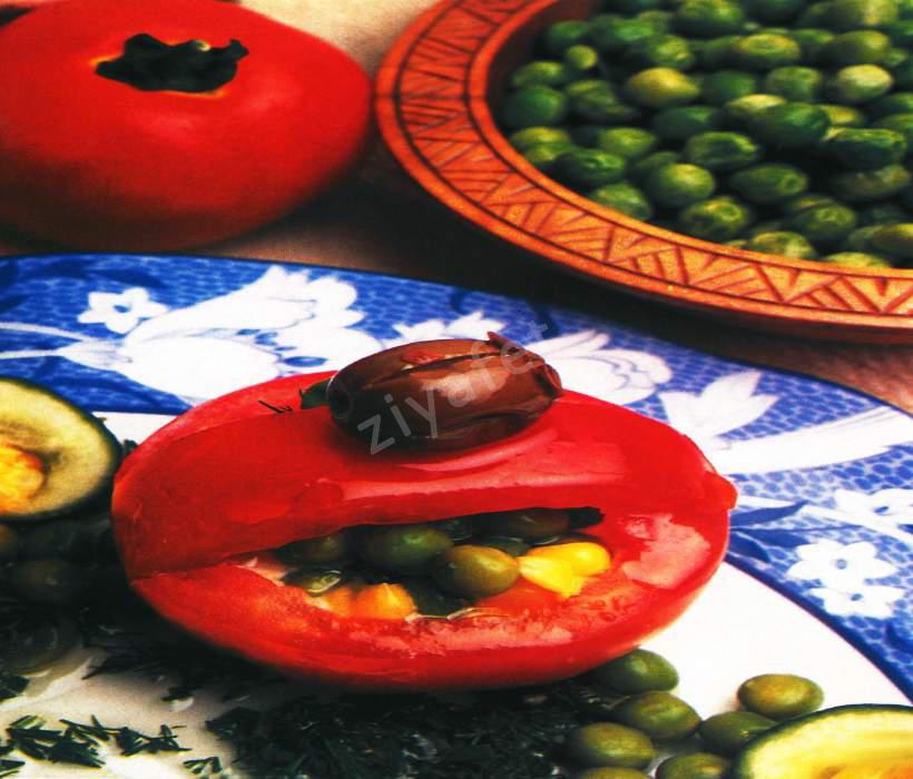 Domatesli Bezelye Salatası 