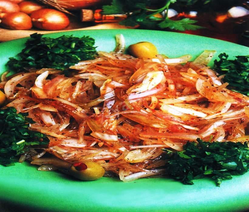 Ekşili Soğan Salatası 