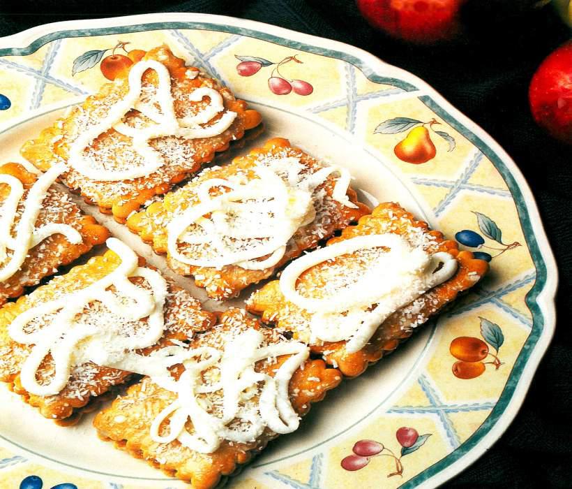 Elmalı Bisküvi Tatlısı