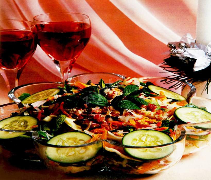 Hindistan Cevizli Ziyafet Salatası