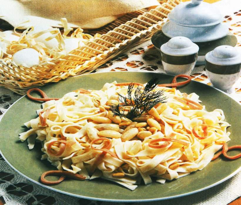 Jambon ve Bademli Makarna