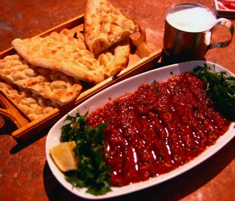 Kırmızı Biberli Domates Mezesi