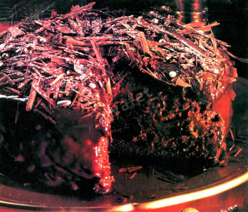 Özel Çikolata Soslu Pasta