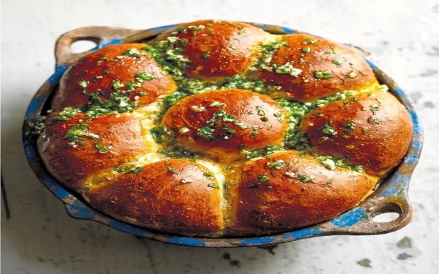 Pampushky (Ukrayna Sarımsaklı Ekmek)