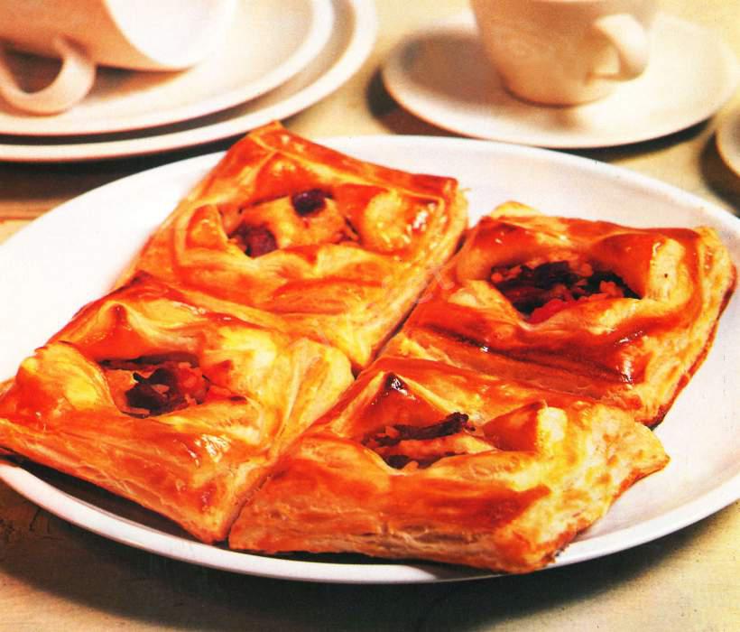 Pastırmalı ve Pirinçli Börek