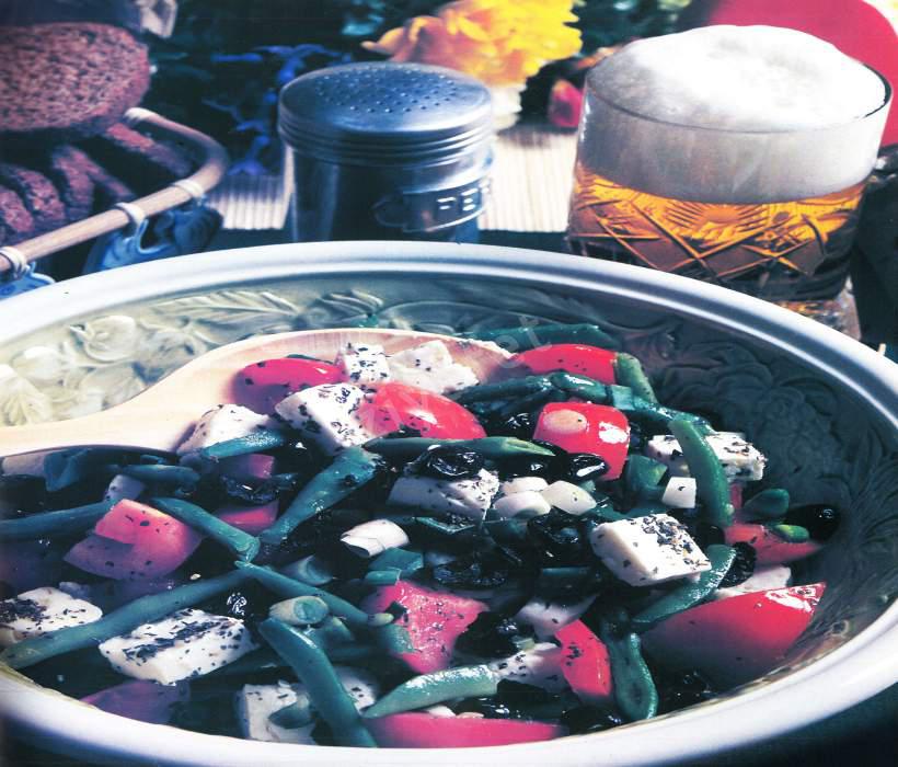 Fasulyeli Peynirli Salata