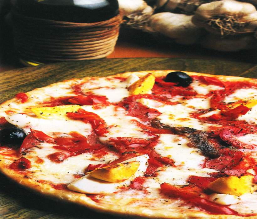 Sicilya Usulü Pizza