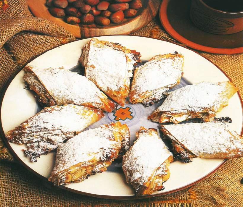 Tahinli ve Fındıklı Sarma