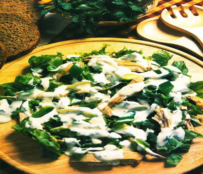 Tavuk Salatası