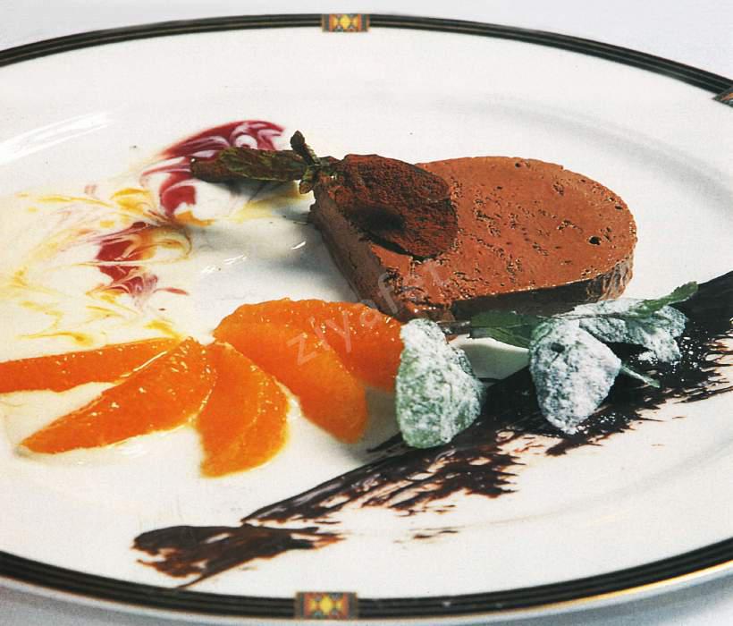 Vanilya Soslu Çikolatalı Markiz