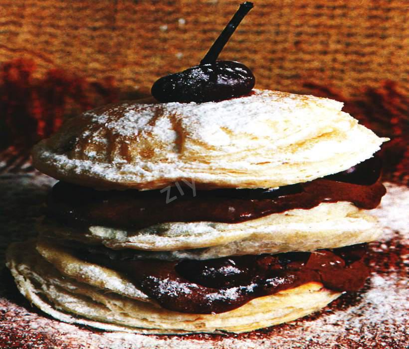 Vişneli ve Çikolatalı Milföy