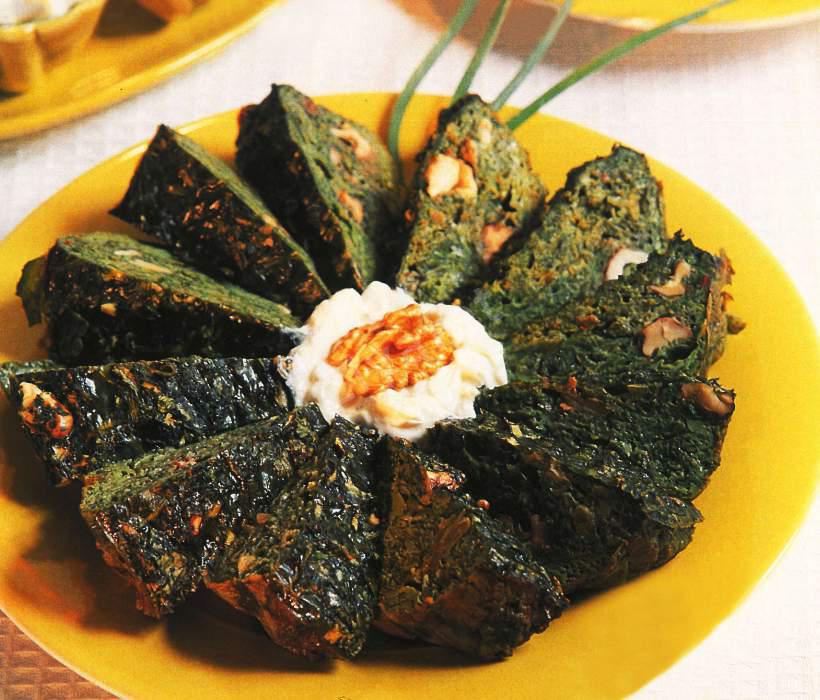 Yoğurt Soslu Ispanaklı Börek