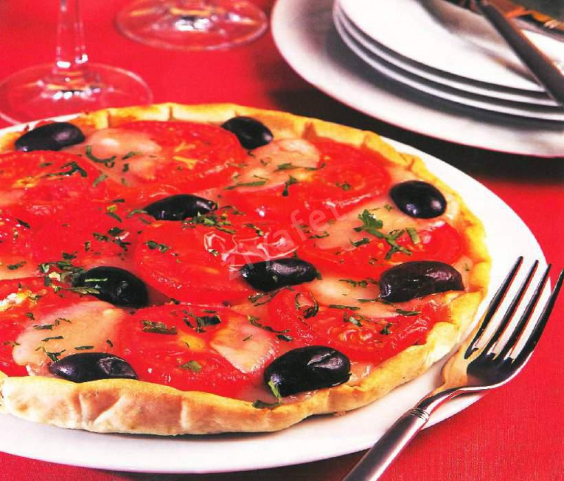 Zeytinli ve Domatesli Börek