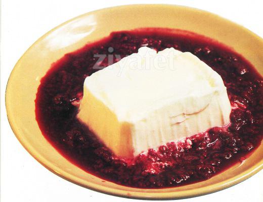 Ahududu Soslu Peynir Tatlısı