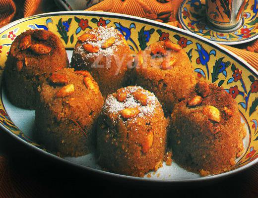 Bademli İrmik Helvası