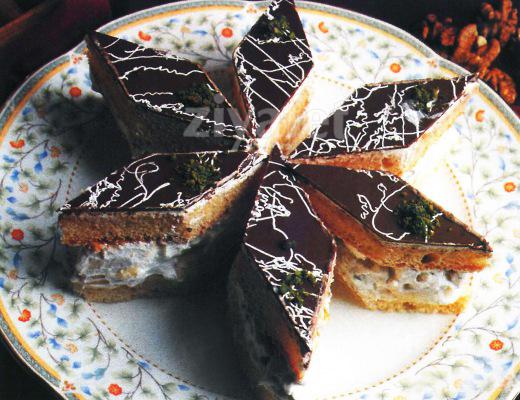 Ballı Cevizli Pasta