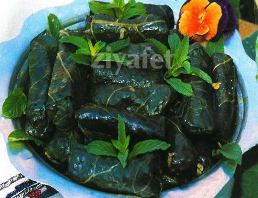 Bulgurlu Karalahana Sarması 