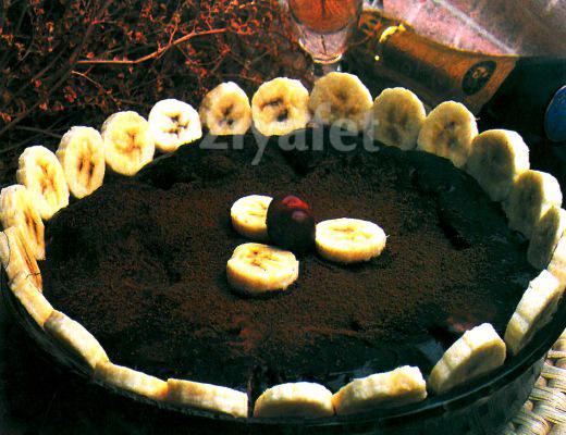 Çikolata Soslu Beze Pastası