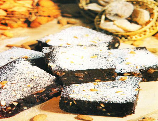 Çikolatalı ve Ekmekli Kek