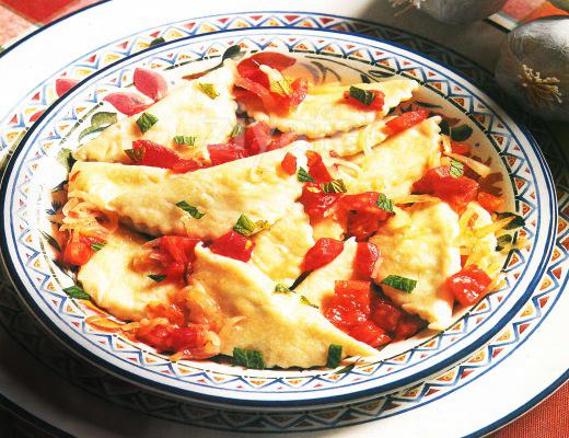 Domates Soslu Mantı