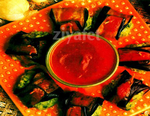 Domates Soslu Patlıcan Rulo 