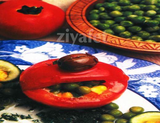 Domatesli Bezelye Salatası 