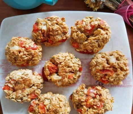 Domatesli Yulaflı Poğaça