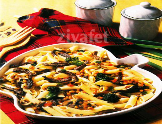 Etli Sebzeli Makarna