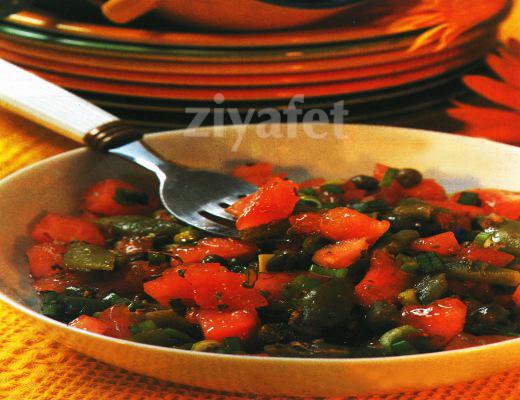 Fasulyeli Mevsim Salatası