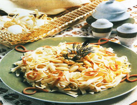 Jambon ve Bademli Makarna