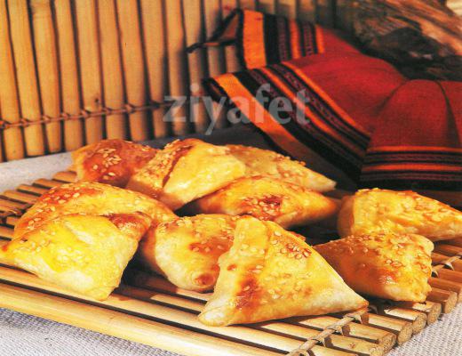 Kaşarlı Muska Böreği