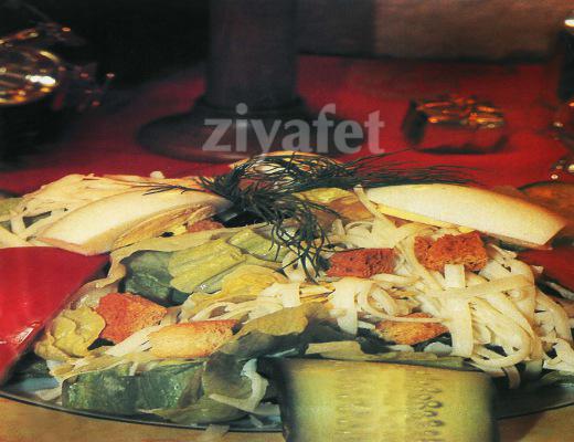 Keçi Peynirli Salata 