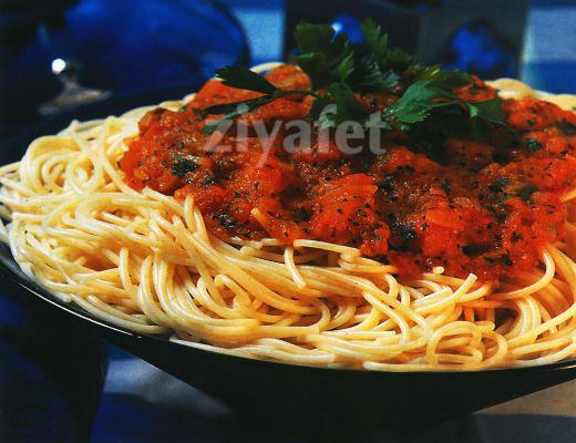 Domatesli Spaghetti