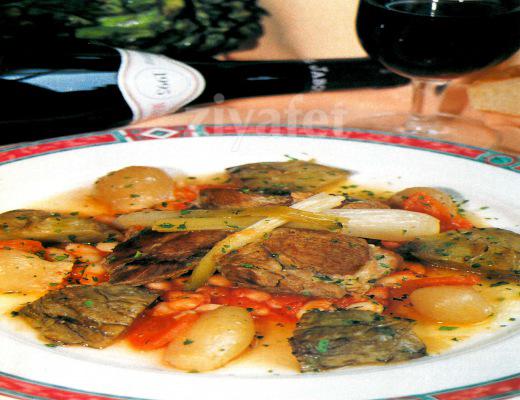 Kuru Fasulyeli Domatesli Kuzu 