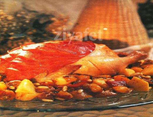 Kuru Meyveli Sürpriz Tavuk