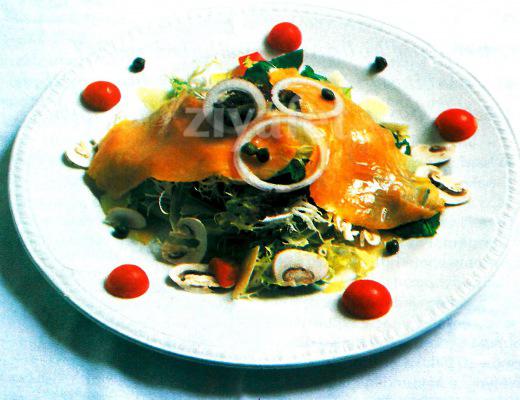 Mantarlı Somon Füme Salata