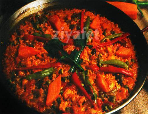 Tavuk ve Sebzeli Paella