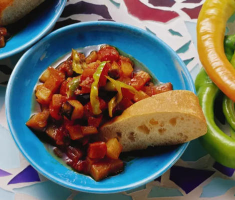 Patlıcanlı Sebzeli Yahni