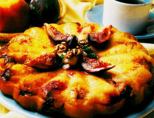 Peynirli ve Meyveli Kek 