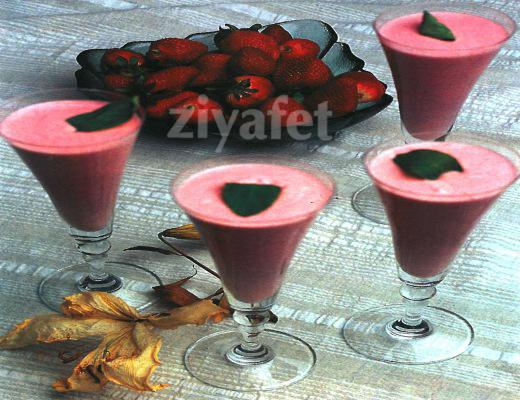 Şarap İlaveli Çilekli Mus