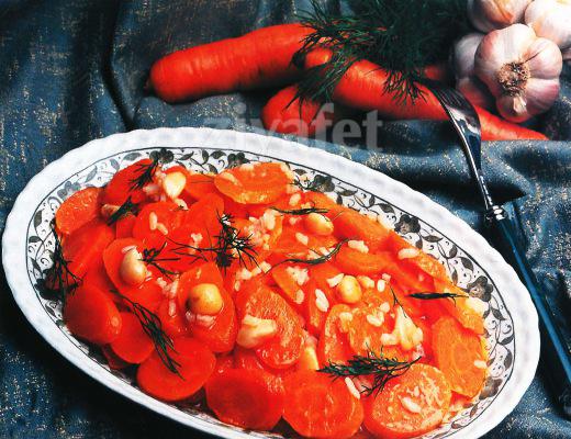 Sarımsaklı Havuç Borani 