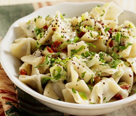 Sebze Soslu Peynirli Mantı