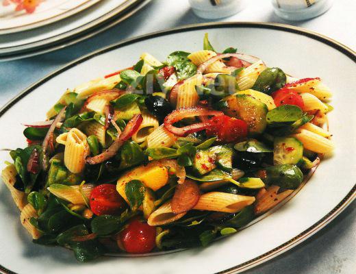 Semizotlu Makarna Salatası