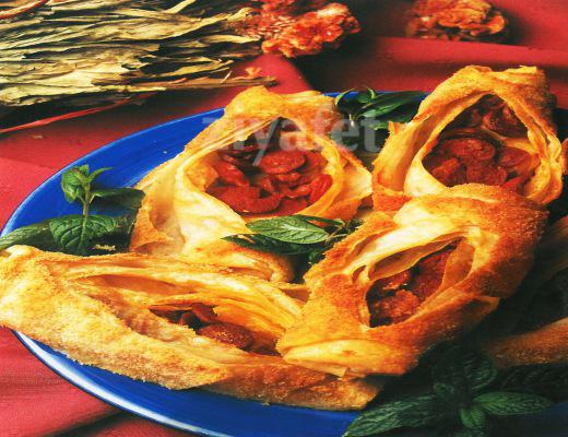 Sosisli Karnıyarık Böreği 