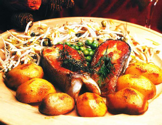 Taze Patates Eşliğinde Izgara Somon